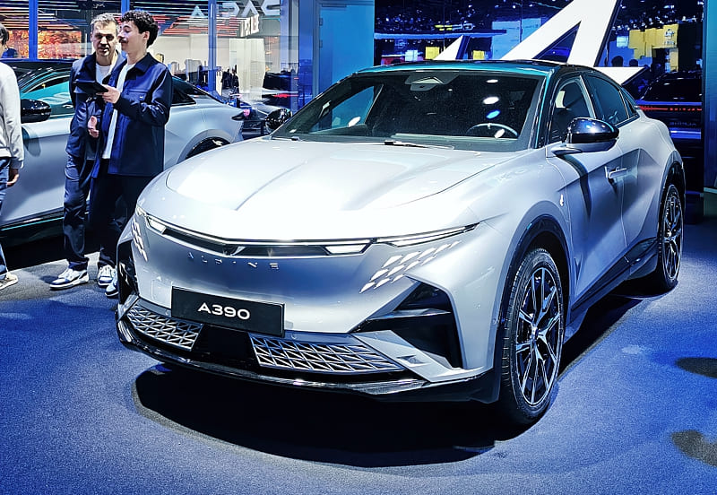 Alpine A390