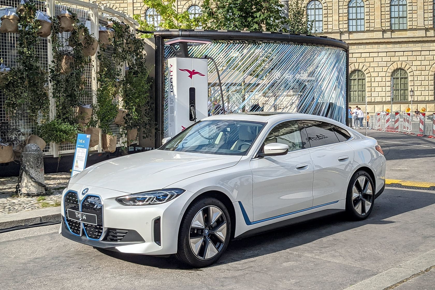 BMW i4