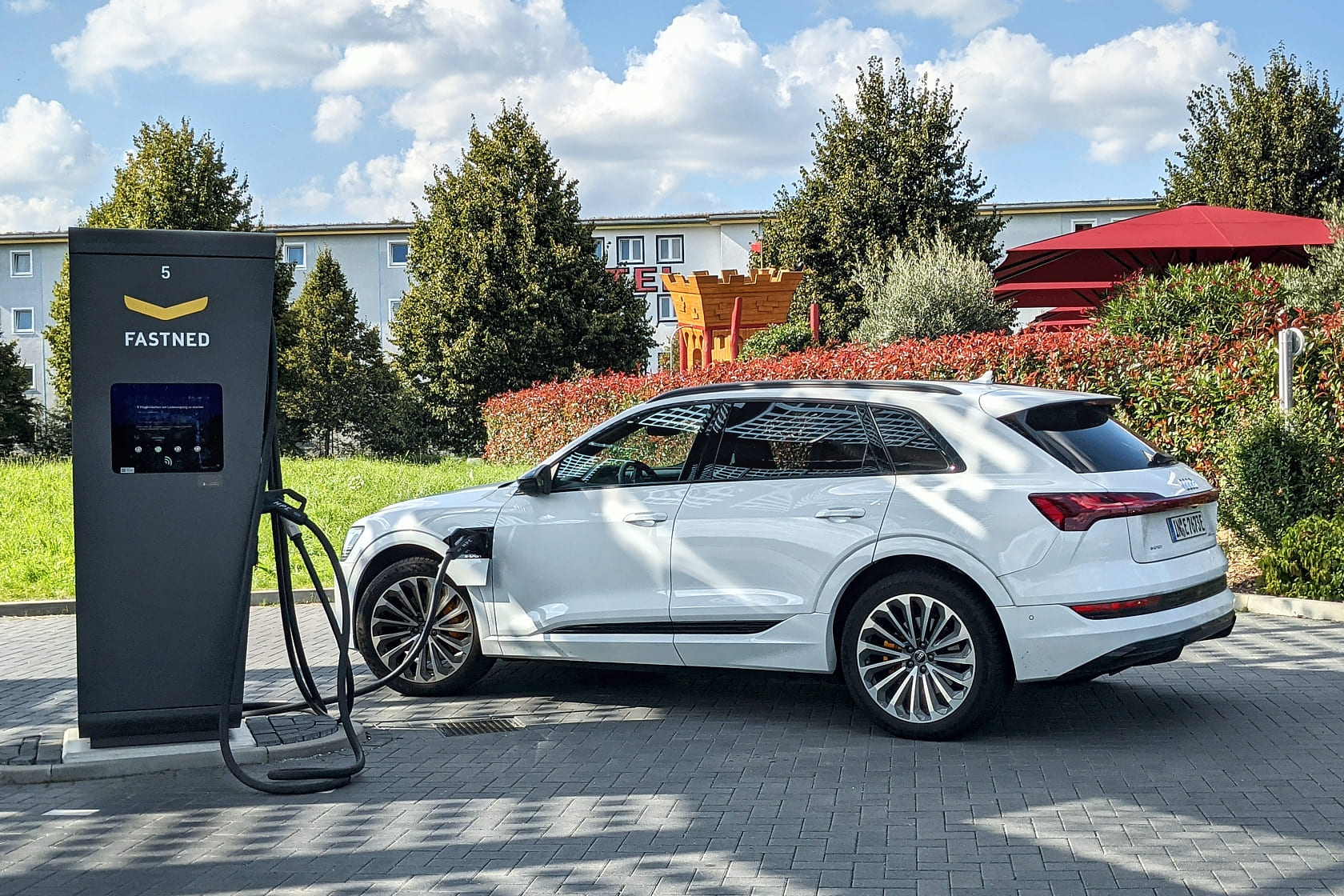 Audi e-tron