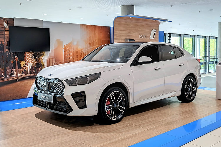 BMW iX2