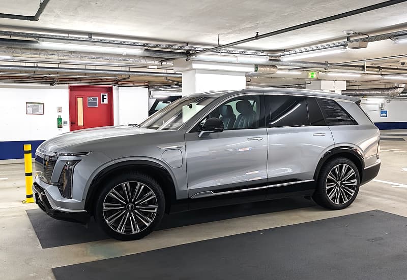 Cadillac VISTIQ