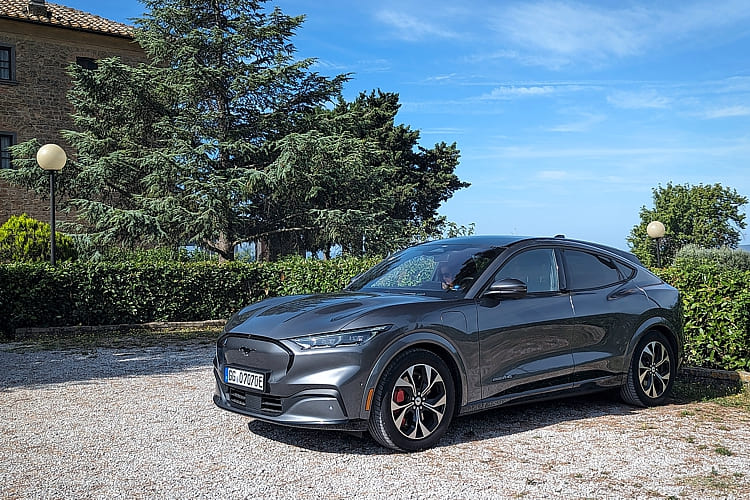 Ford Mustang Mach-e First Edition Extended Range Allrad