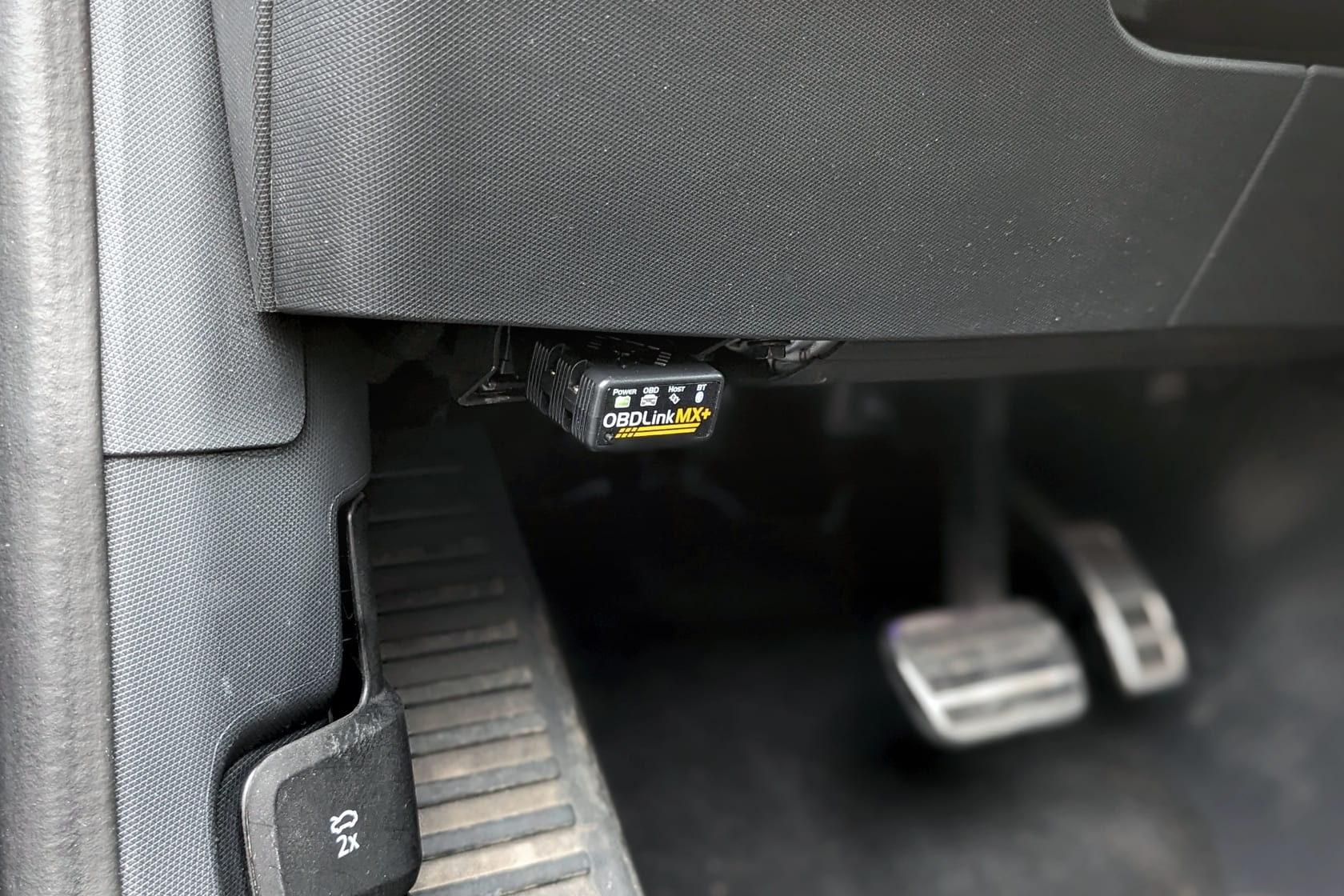 Akkucheck beim Ford Mustang Mach-e selbst durchführen: OBD2-Anschluss