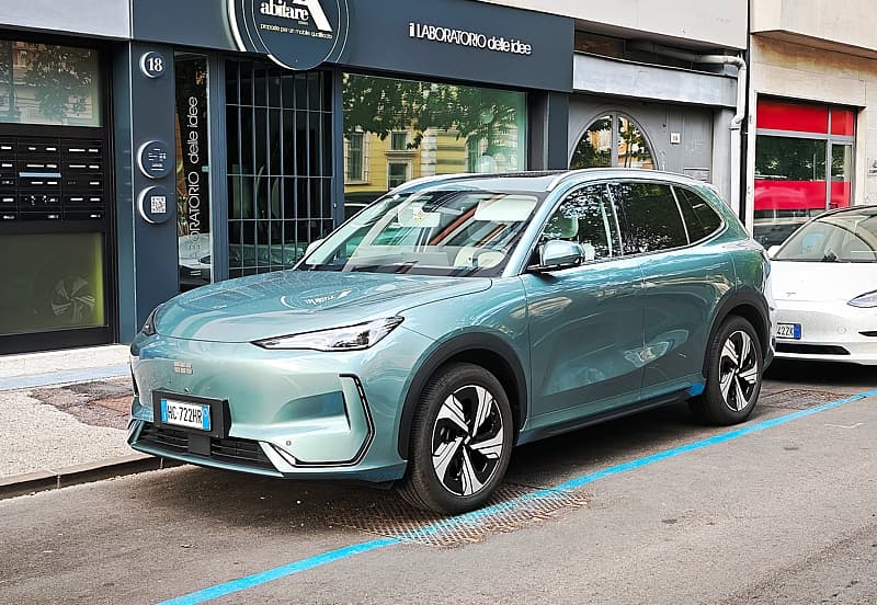 Geely E5