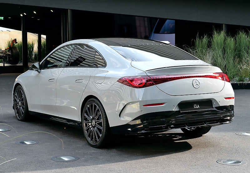 Mercedes-Benz CLA mit EQ Technologie