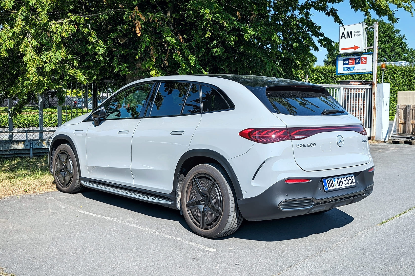Mercedes-Benz EQE SUV