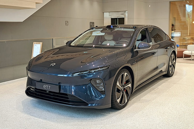 NIO ET7