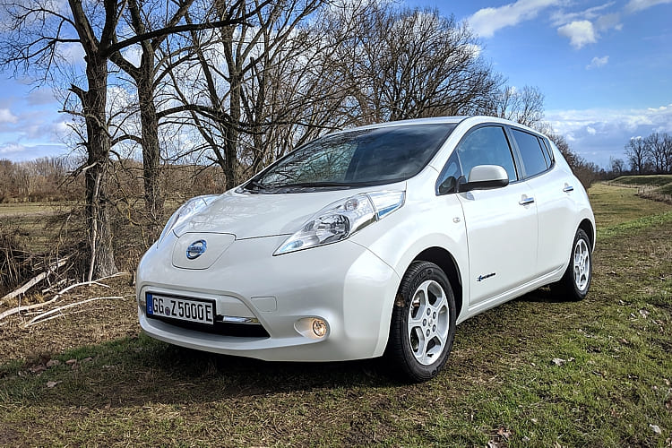 Nissan Leaf ZE0