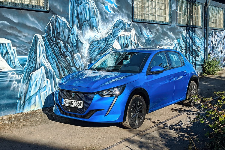 Peugeot e-208