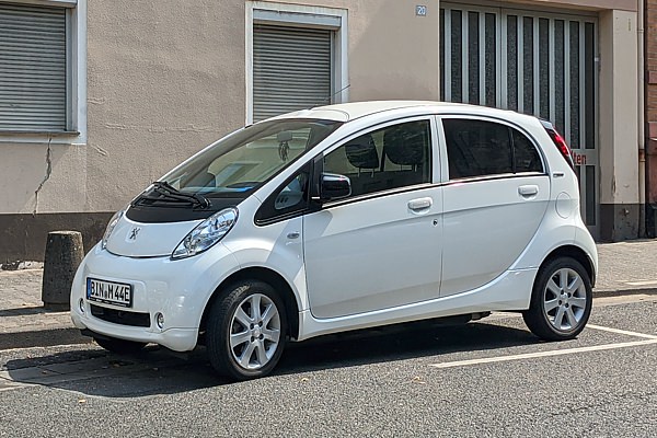 Peugeot iOn