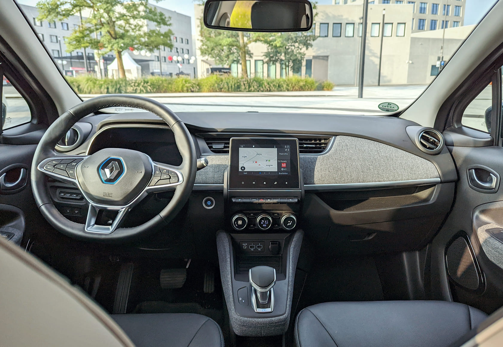 Interieur Renault ZOE Z.E.50 R135 INTENS mit kleinem Bildschirm