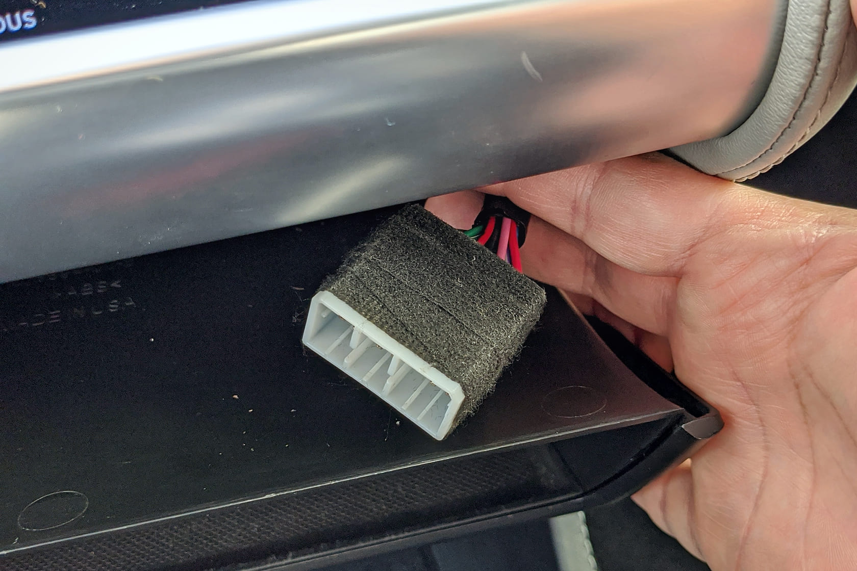 Diagnoseport des Tesla Model S