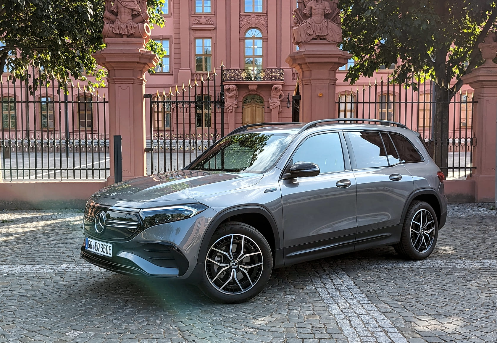Mercedes-EQB 350 4MATIC AMG Line
