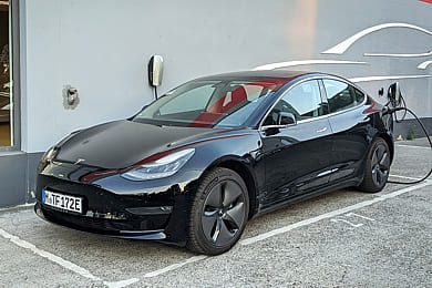 Tesla Model 3 in Solid Black